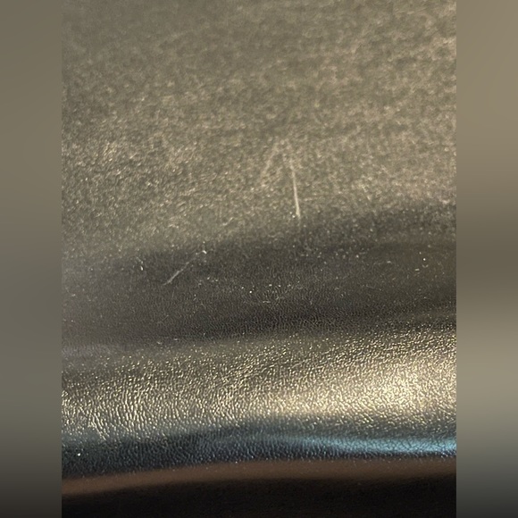 NWOT “GUESS” BLACK PURSE IN EXCELLENT CONDITION.  TAGS REMOVED BUT NEVER USED. - Picture 6 of 7